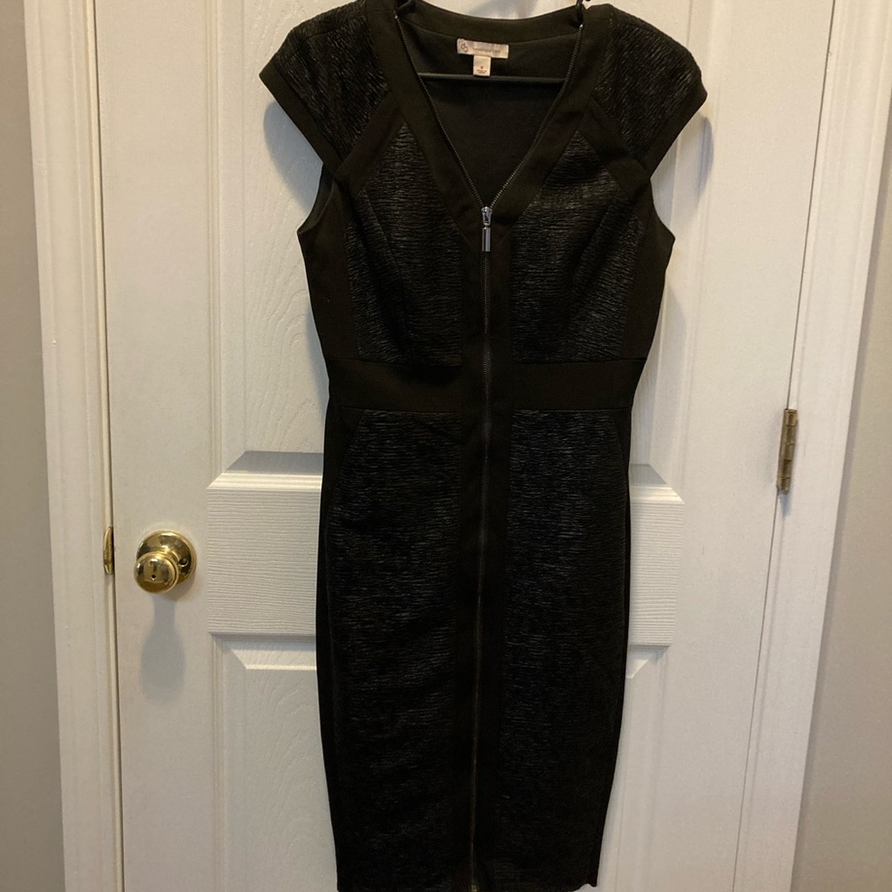 Db black front zip dress size 6